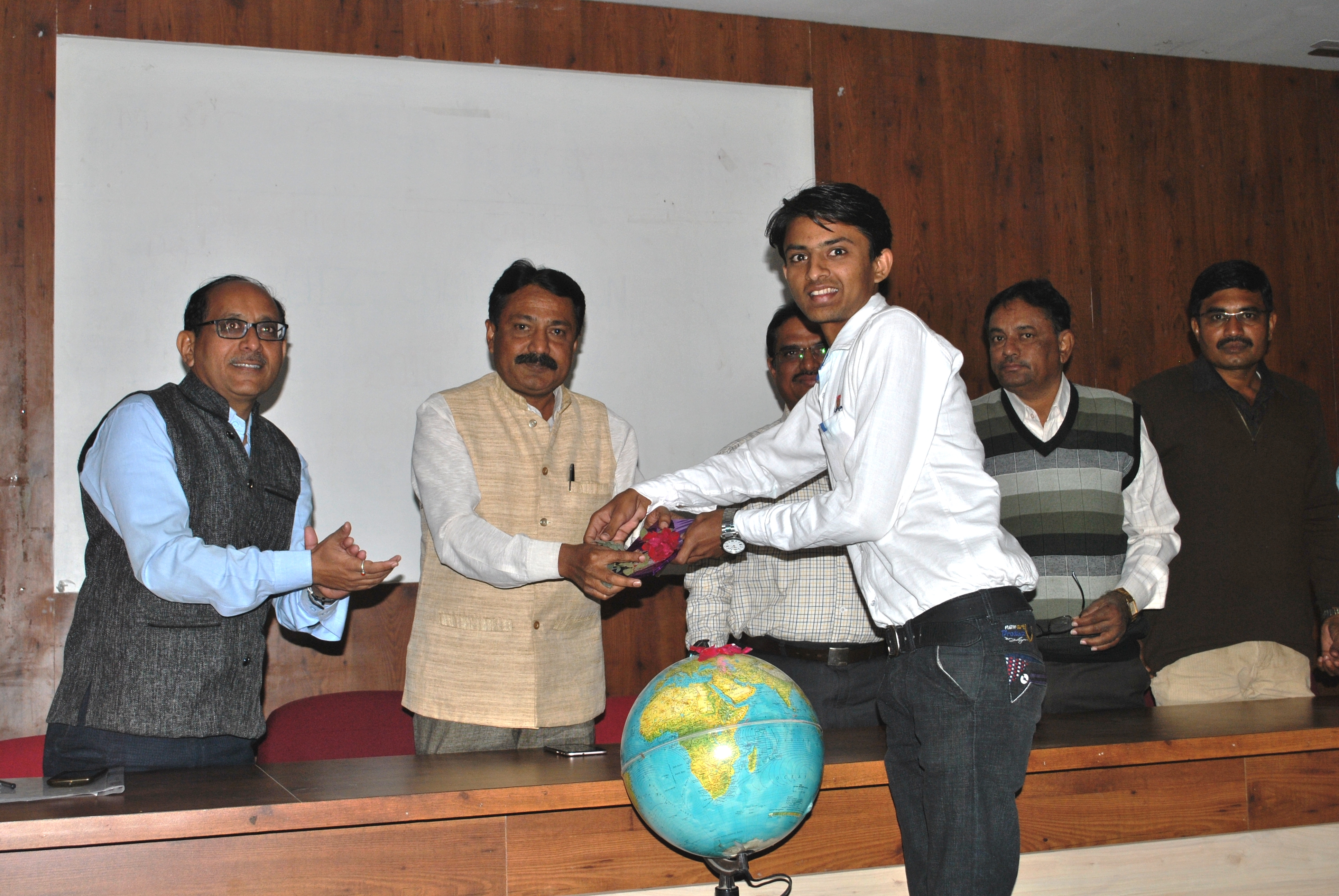 01-Price Distribution on occasion of Geography Day Quiz Competition  