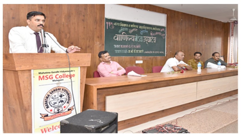 1)Mr. P.R.Athawale, Branch Manager of Bank of Maharashtra, Malegaon Branch, Inauguration of Commerce Association